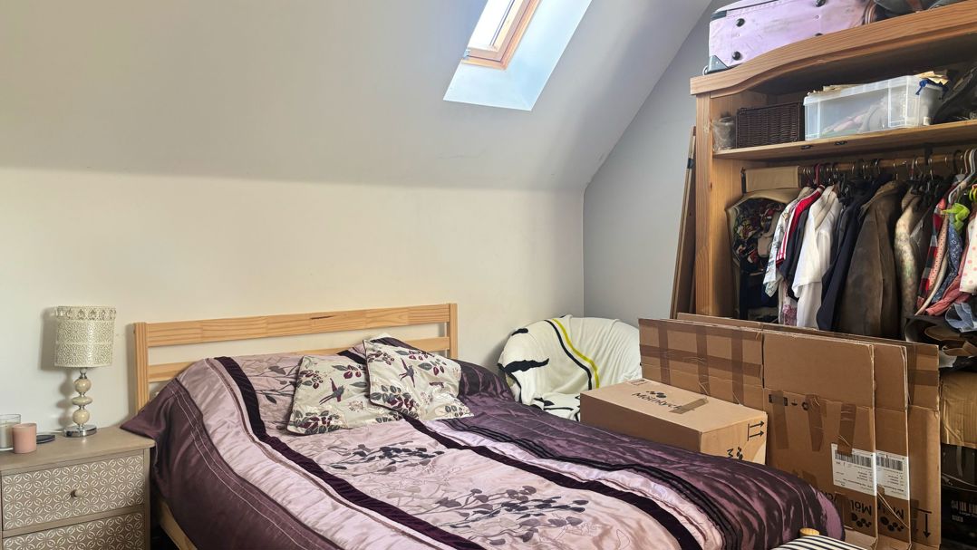 Bedroom 1 (2)