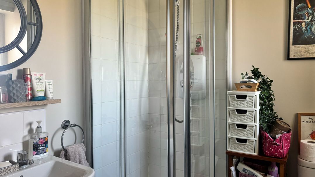 Bedroom 2 Ensuite